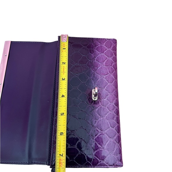 Purple handbag/purse and wallet. - Picture 16 of 16